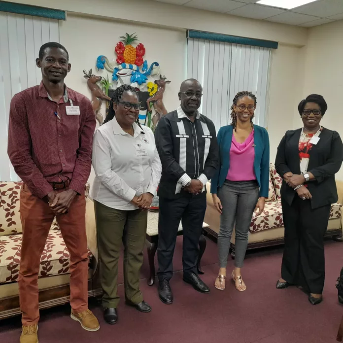 IICA and the Ministry of Agriculture Officials meeting with the Minister of Agriculture to discuss the policy (May 24, 2023)
